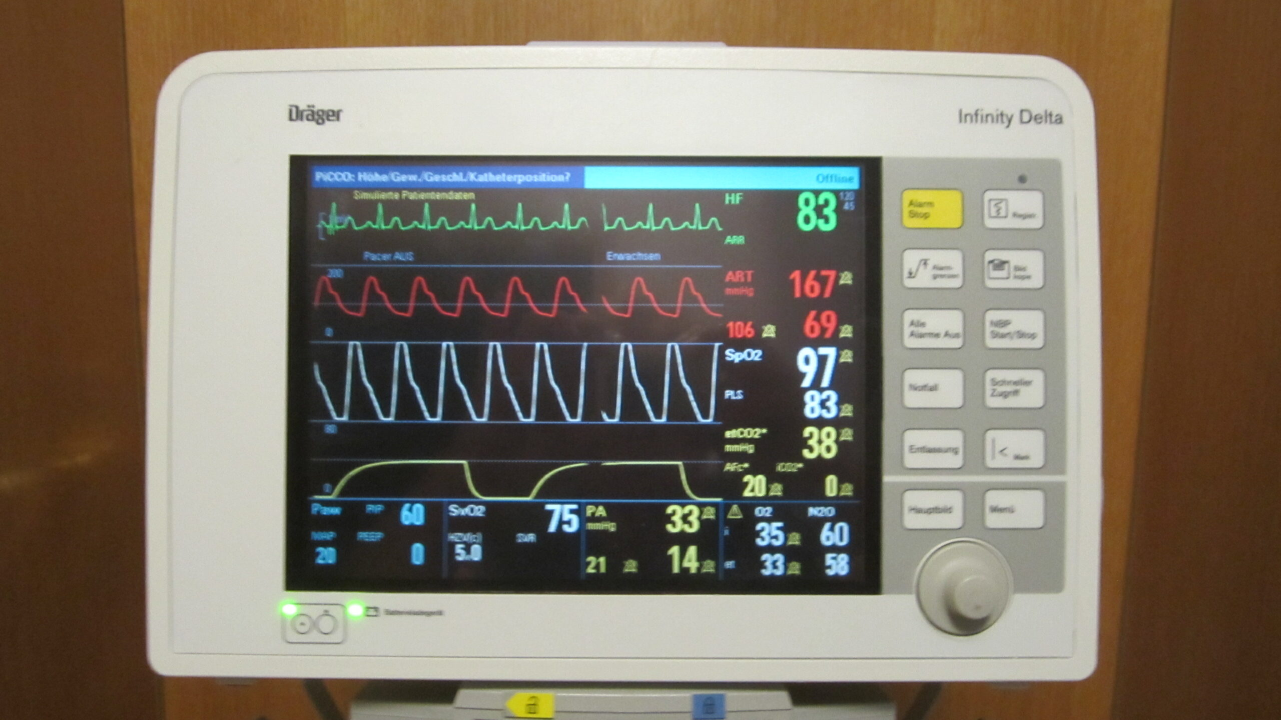 Dräger Infinity Delta Patientenmonitor