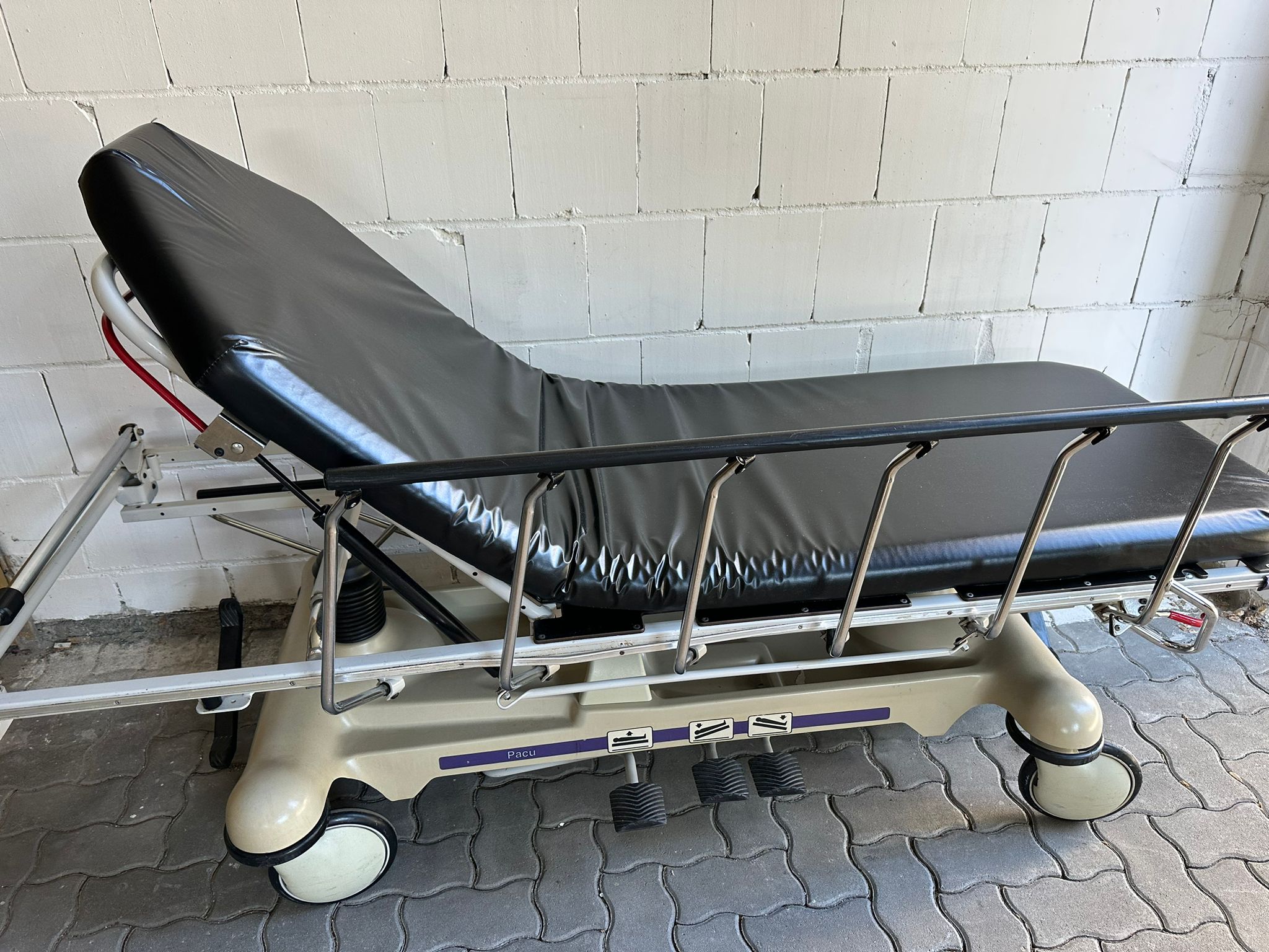 stryker 1501 Pacu – Notfall-/Auwachliege